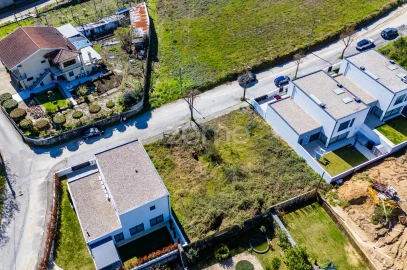 Moradia T3 para Venda em Vila Verde e Barbudo