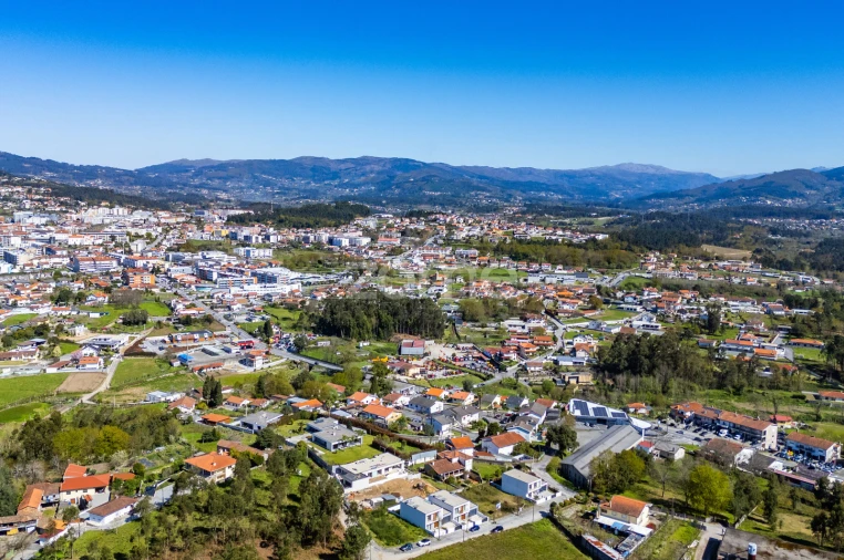 Moradia T3 para Venda em Vila Verde e Barbudo Foto 4