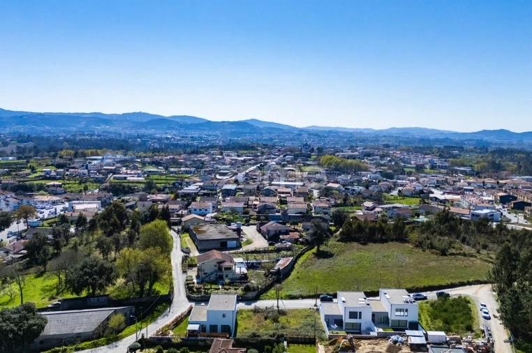 Moradia T3 para Venda em Vila Verde e Barbudo Foto 16