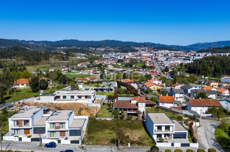 Moradia T3 para Venda em Vila Verde e Barbudo Foto 5
