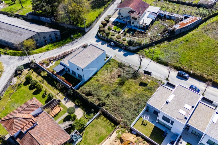 Moradia T3 para Venda em Vila Verde e Barbudo Foto 9