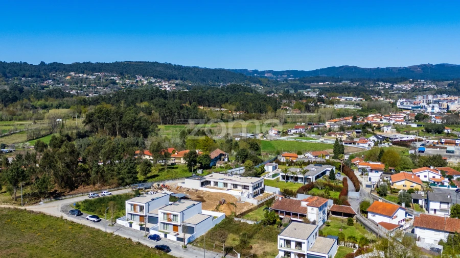 Moradia T3 para Venda em Vila Verde e Barbudo