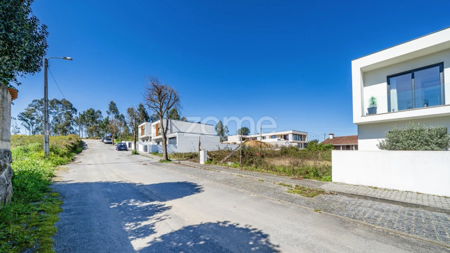 Moradia T3 para Venda em Vila Verde e Barbudo