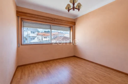 Moradia T4 para Venda em Gulpilhares e Valadares