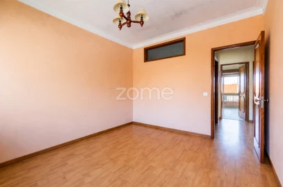 Moradia T4 para Venda em Gulpilhares e Valadares