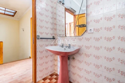 Moradia T4 para Venda em Gulpilhares e Valadares