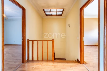 Moradia T4 para Venda em Gulpilhares e Valadares