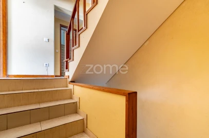 Moradia T4 para Venda em Gulpilhares e Valadares