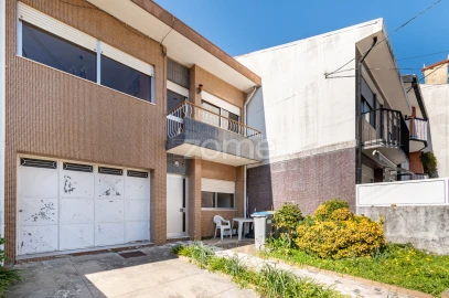 Moradia T4 para Venda em Gulpilhares e Valadares
