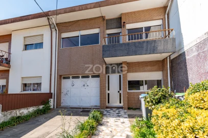 Moradia T4 para Venda em Gulpilhares e Valadares