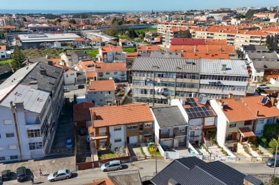 Moradia T4 para Venda em Gulpilhares e Valadares