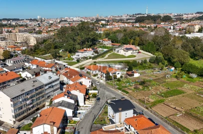 Moradia T4 para Venda em Gulpilhares e Valadares