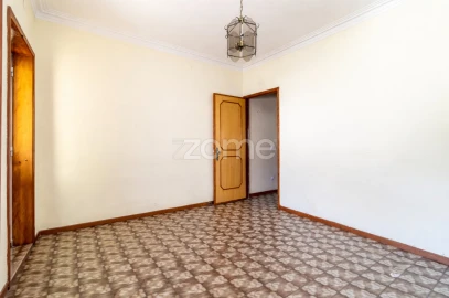 Moradia T4 para Venda em Gulpilhares e Valadares