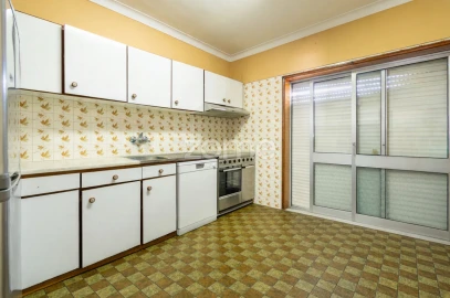 Moradia T4 para Venda em Gulpilhares e Valadares