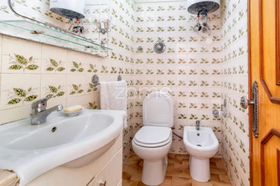 Moradia T4 para Venda em Gulpilhares e Valadares