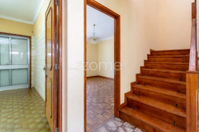 Moradia T4 para Venda em Gulpilhares e Valadares