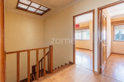 Moradia T4 para Venda em Gulpilhares e Valadares