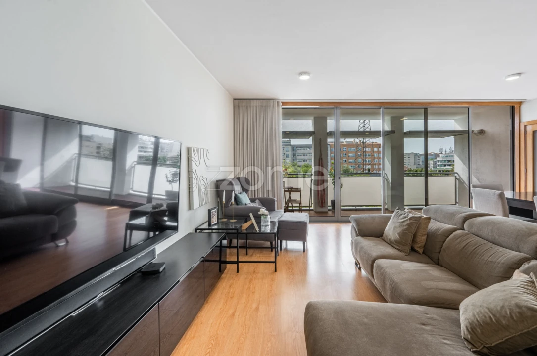 Apartamento T2 para Venda em Cidade da Maia Foto 9