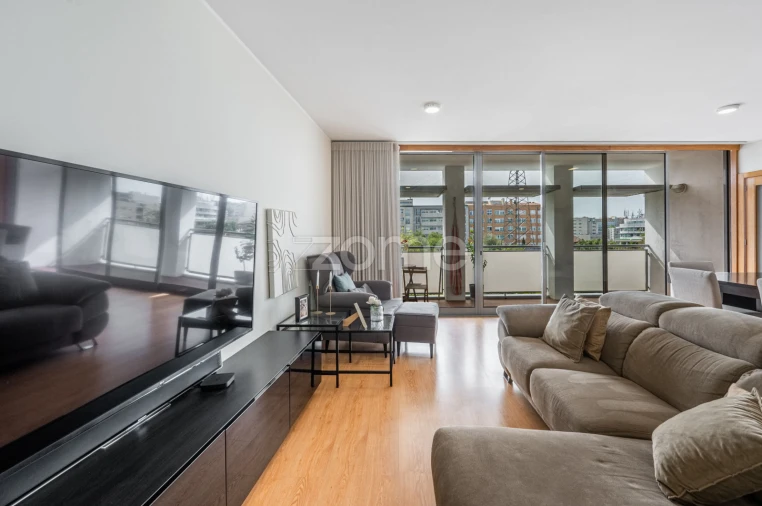 Apartamento T2 para Venda em Cidade da Maia Foto 9