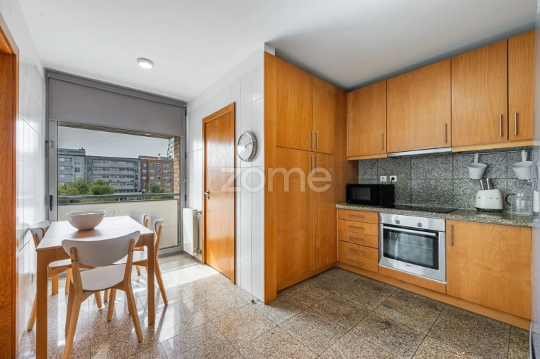 Apartamento T2 para Venda em Cidade da Maia Foto 13