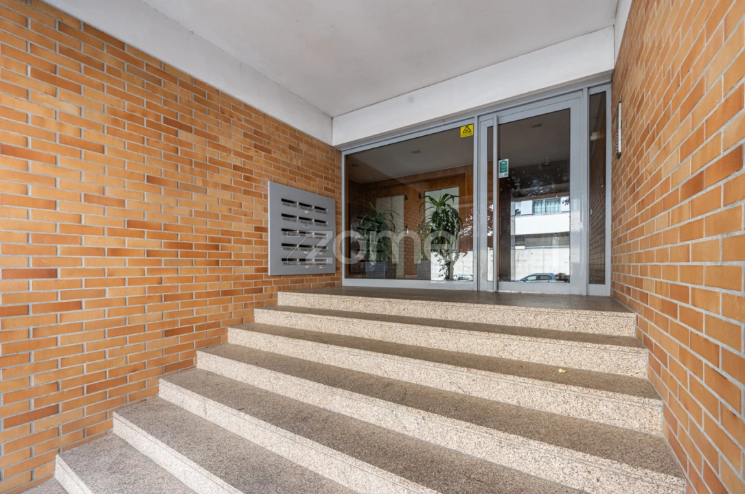 Apartamento T2 para Venda em Cidade da Maia Foto 2