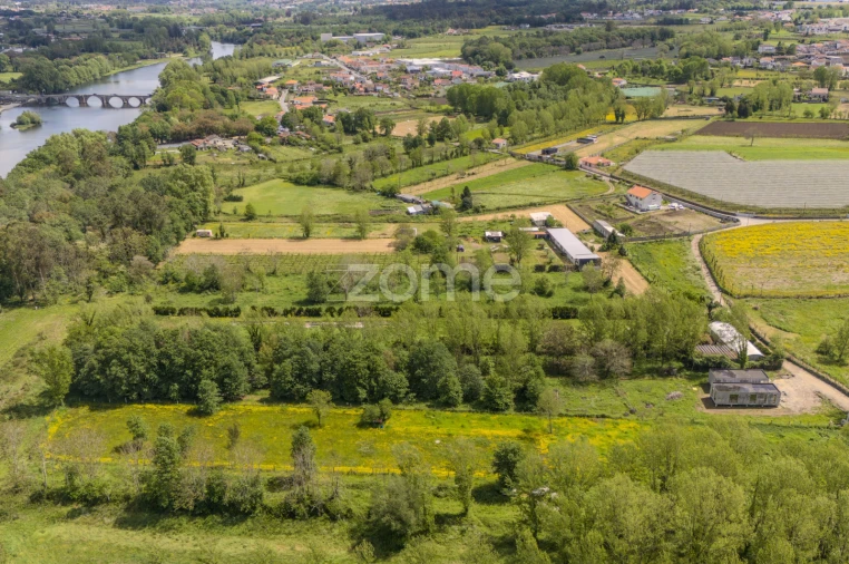 Terreno para Venda em Merelim (São Paio), Panoias e Parada de Tibães Foto 3