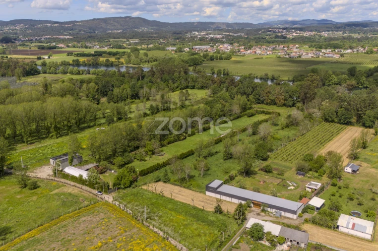 Terreno para Venda em Merelim (São Paio), Panoias e Parada de Tibães Foto 2