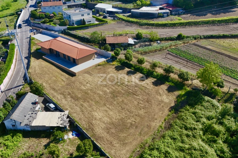 Terreno para Venda em Santo Tirso, Couto (Santa Cristina e São Miguel) e Burgães Foto 10