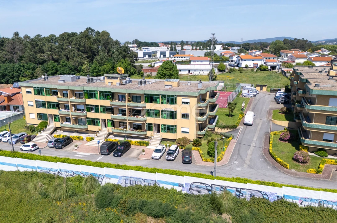 Apartamento T2 para Venda em Esmeriz e Cabeçudos Foto 1
