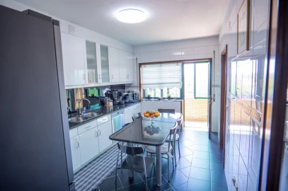 Apartamento T2 para Venda em Esmeriz e Cabeçudos