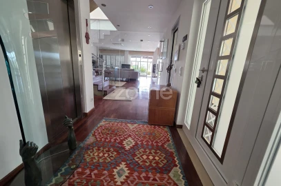 Moradia T4 para Venda em Quarteira