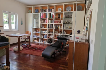 Moradia T4 para Venda em Quarteira