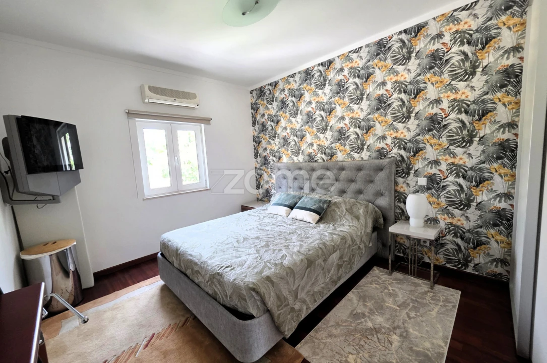 Moradia T4 para Venda em Quarteira Foto 7