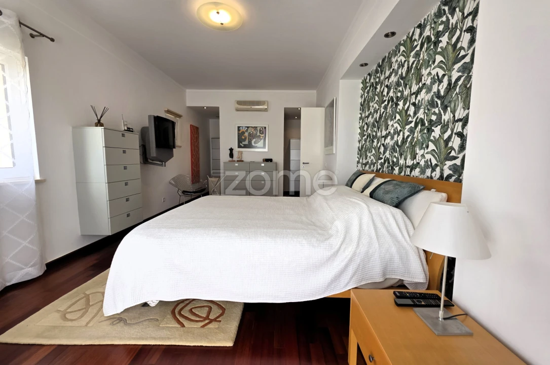 Moradia T4 para Venda em Quarteira Foto 10