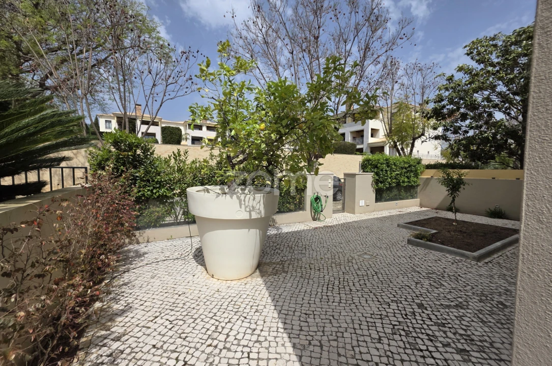 Moradia T4 para Venda em Quarteira Foto 23