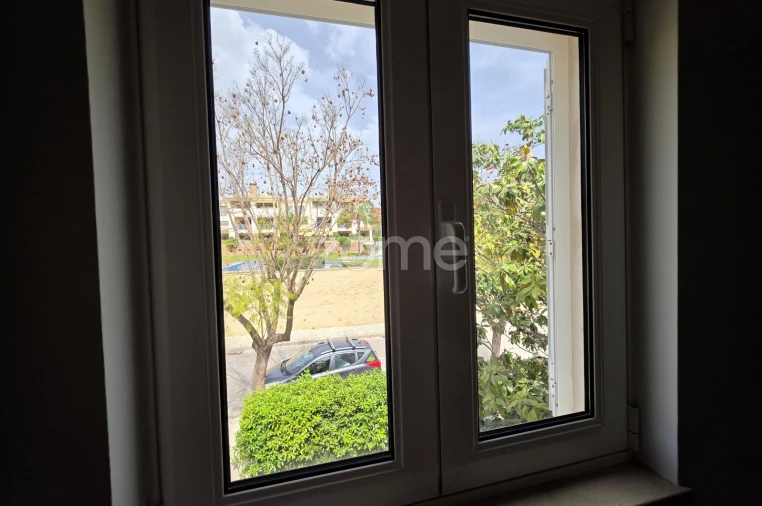 Moradia T4 para Venda em Quarteira Foto 6