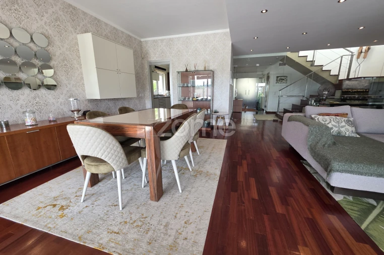 Moradia T4 para Venda em Quarteira Foto 20