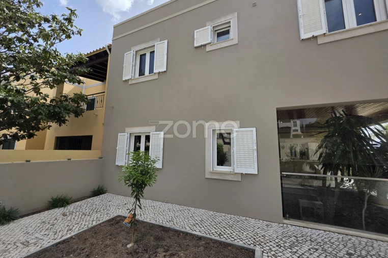 Moradia T4 para Venda em Quarteira Foto 24