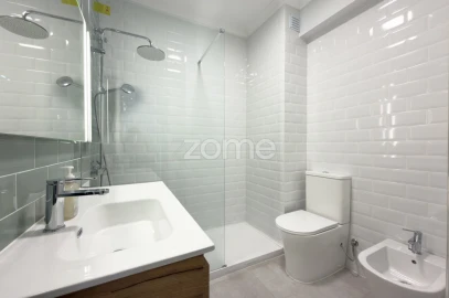 Apartamento T3 para Arrendamento em Penha de França