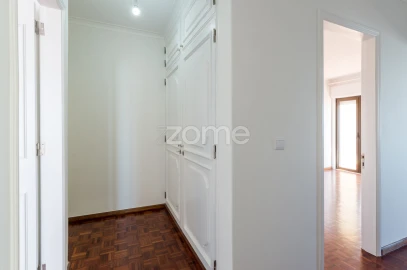 Apartamento T3 para Arrendamento em Penha de França