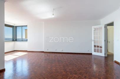 Apartamento T3 para Arrendamento em Penha de França