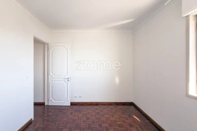 Apartamento T3 para Arrendamento em Penha de França