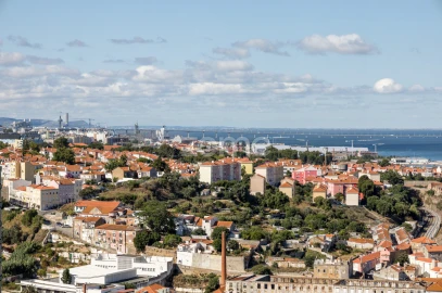Apartamento T3 para Arrendamento em Penha de França
