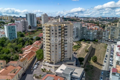 Apartamento T3 para Arrendamento em Penha de França