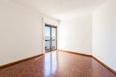 Apartamento T3 para Arrendamento em Penha de França