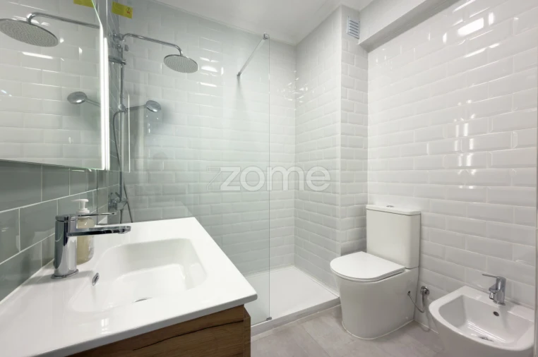 Apartamento T3 para Arrendamento em Penha de França Foto 9