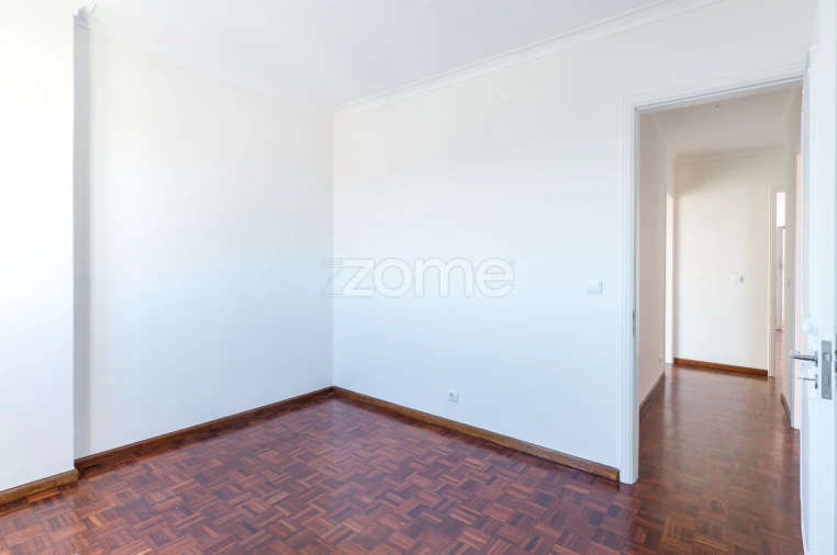 Apartamento T3 para Arrendamento em Penha de França Foto 6