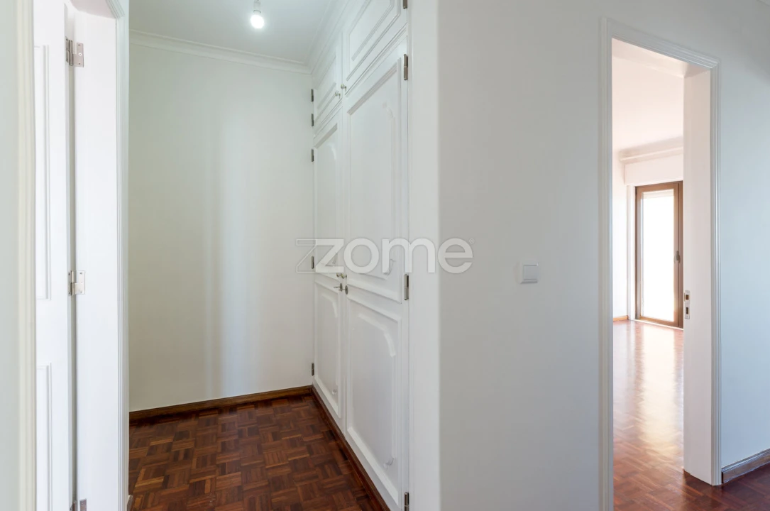 Apartamento T3 para Arrendamento em Penha de França Foto 10