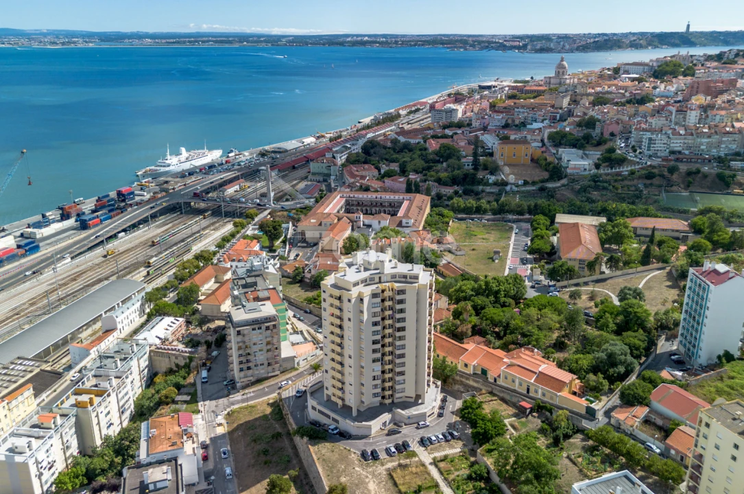Apartamento T3 para Arrendamento em Penha de França Foto 26
