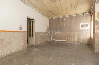 Prédio para Venda em Arganil